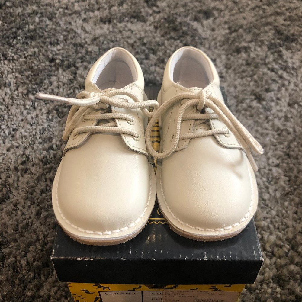 L'Amour Cream/Tan Kids Lace-Up Dress Shoes
